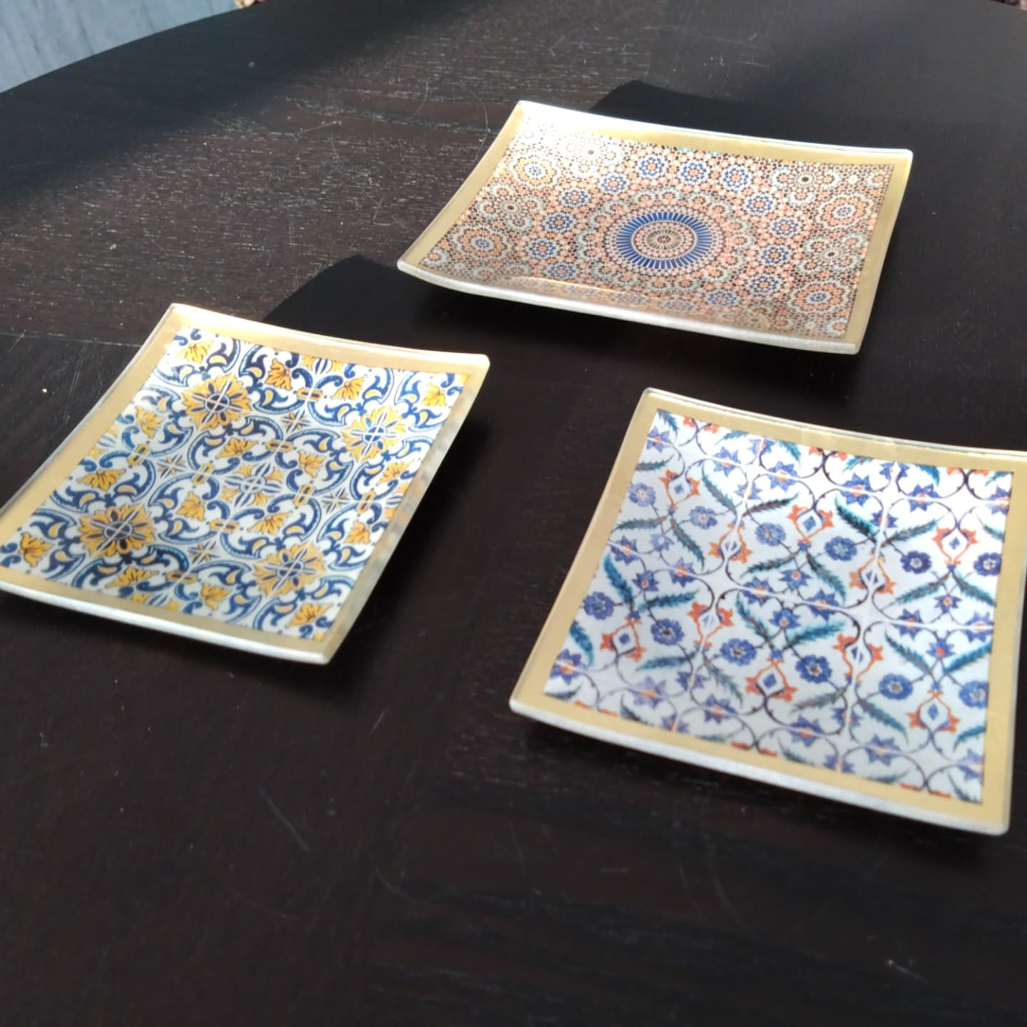 アンティーク風のガラストレイ入りました😃