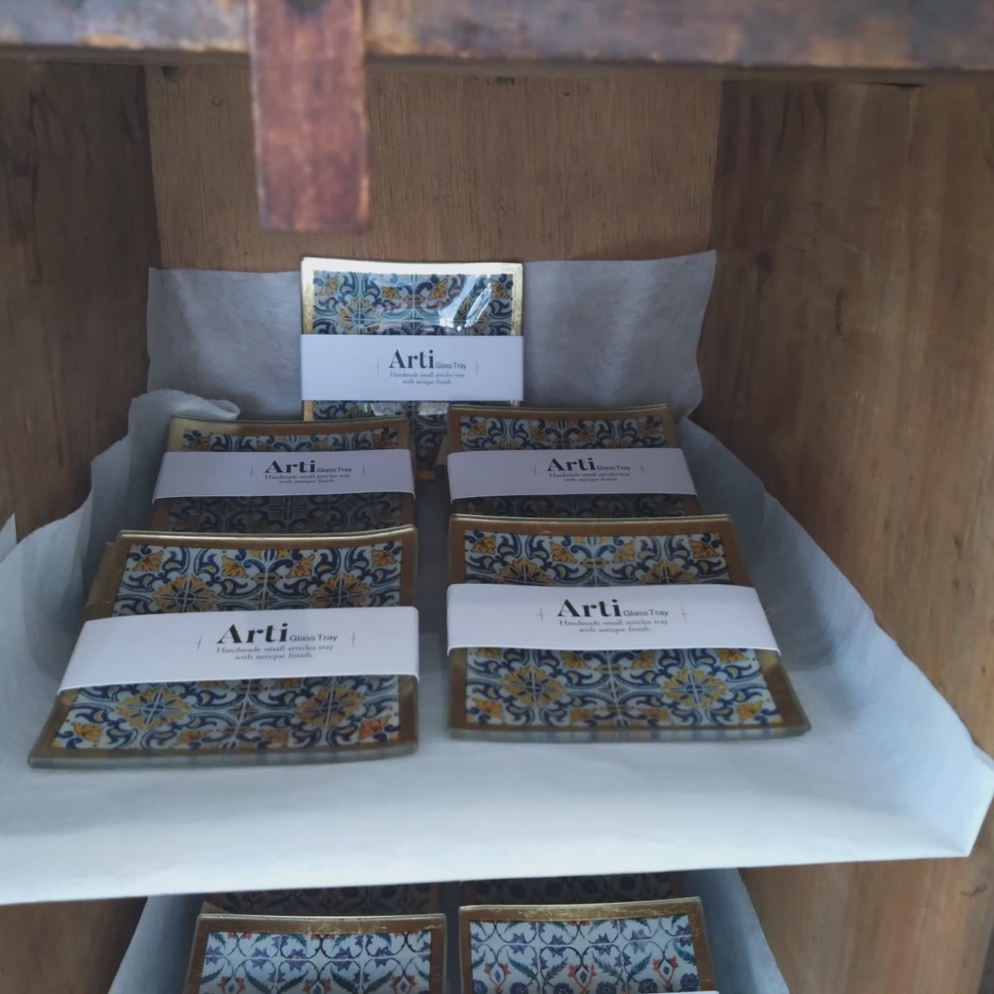 アンティーク風のガラストレイ入りました😃