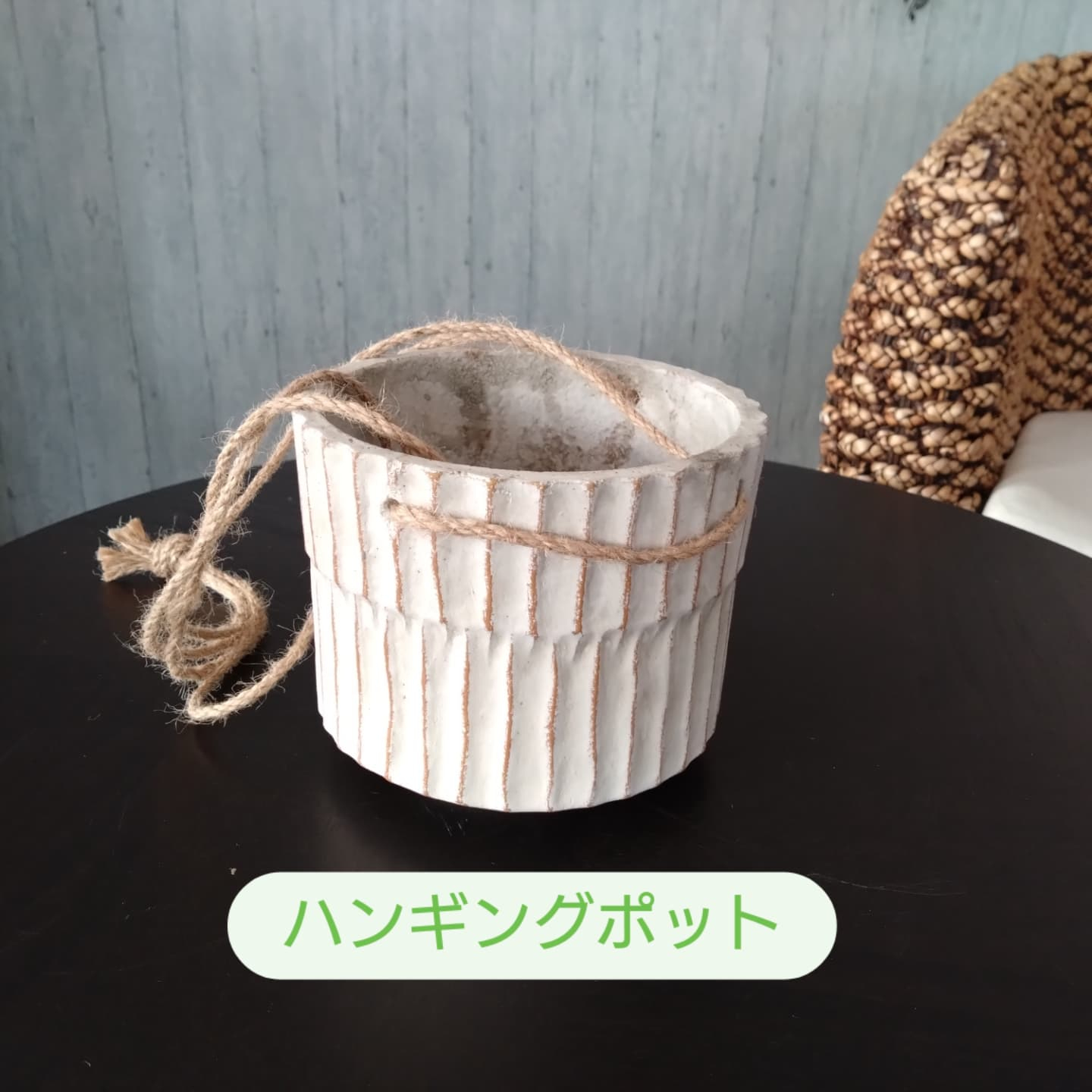 新しい 陶器鉢・花びんです😊