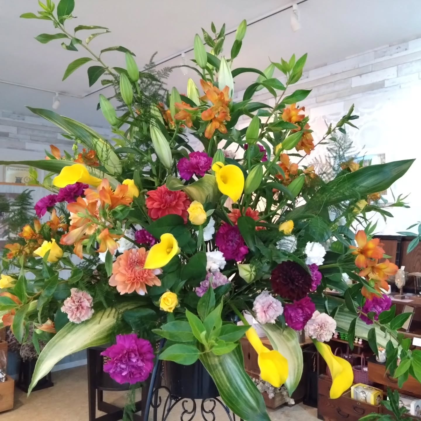 お祝いのスタンド花、アレンジメント🌼