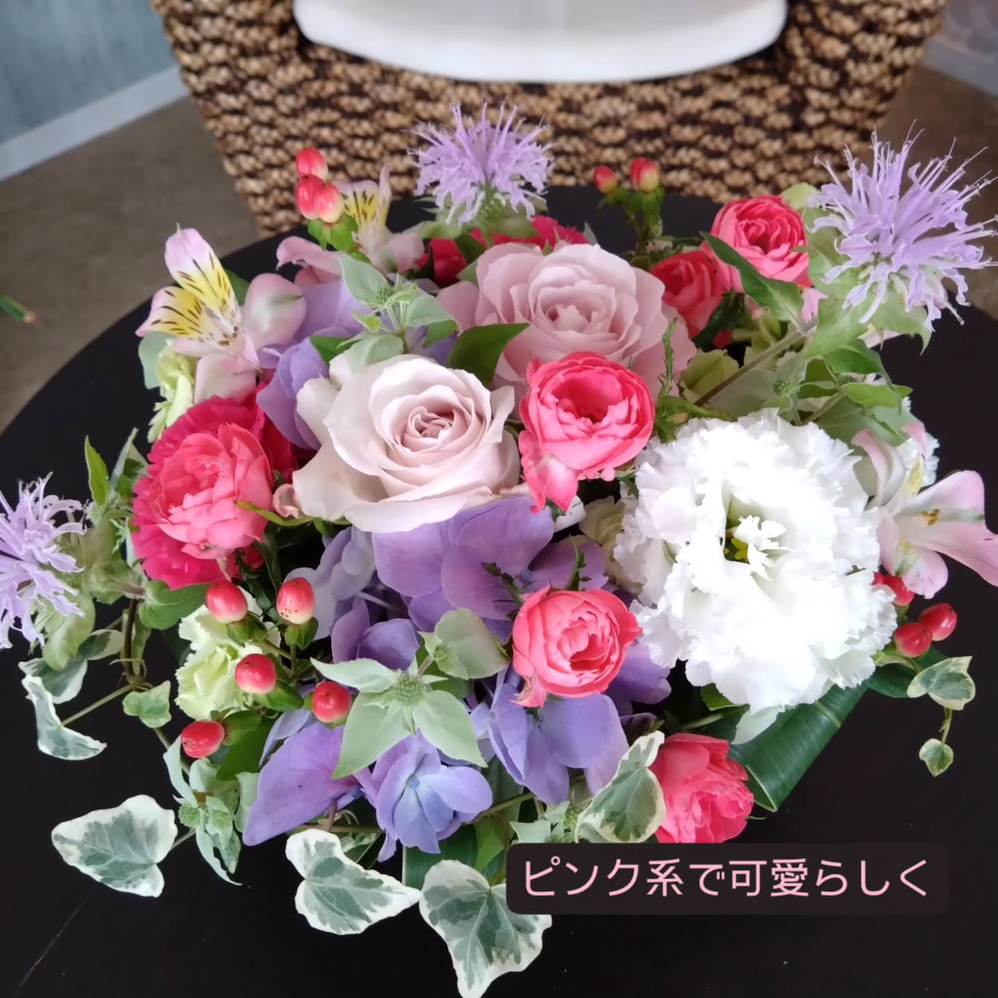 可愛らしいお供えアレンジ