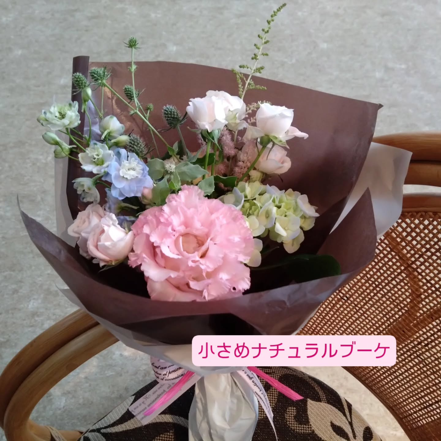 可愛らしいお供えアレンジ